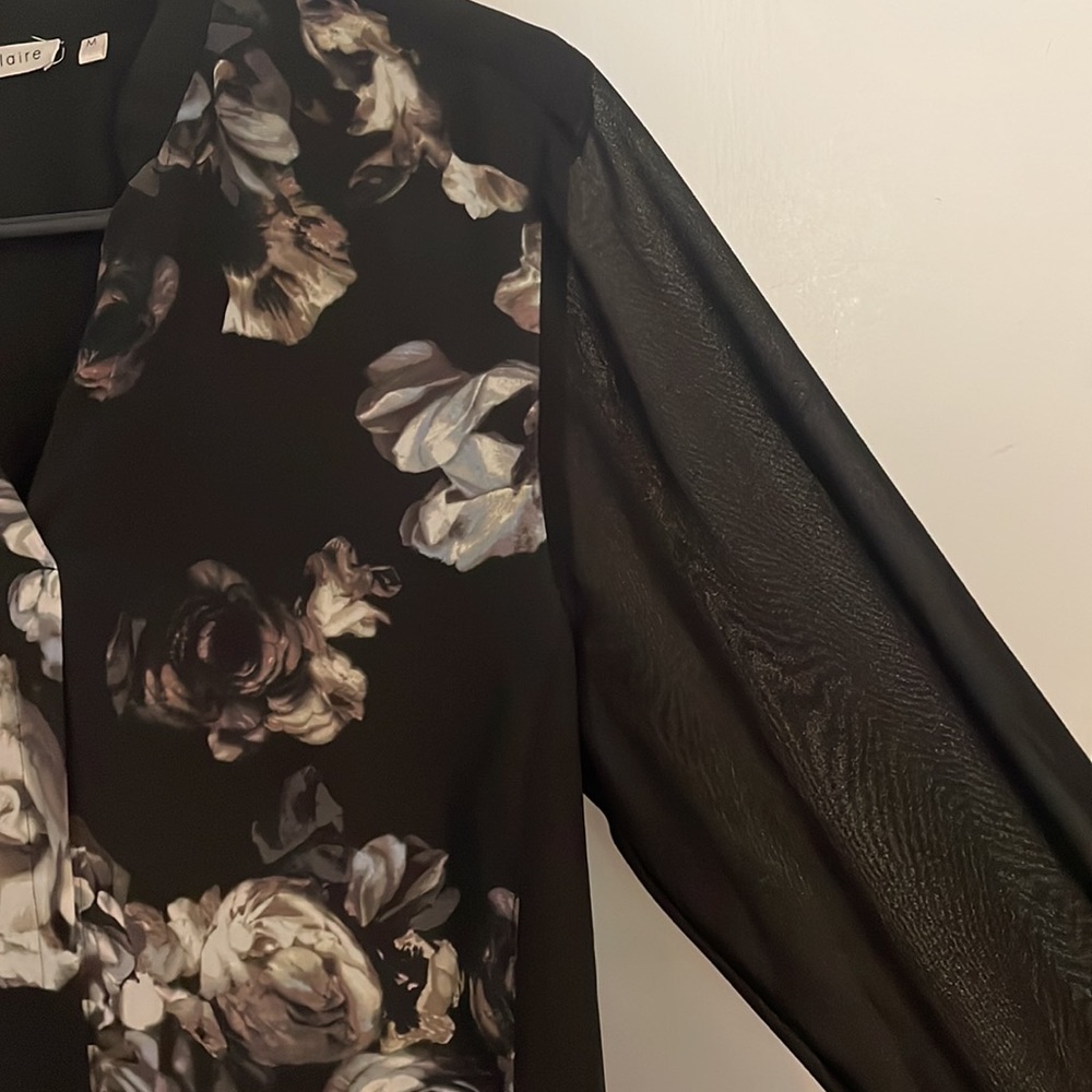 Long sleeve floral print, loose and sheer material - Picture 3 of 4